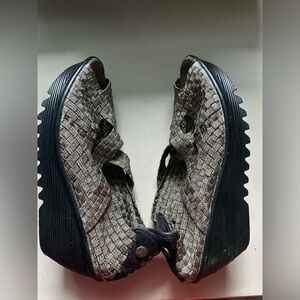 bernie mev. Woven Flats in Black and Gray
